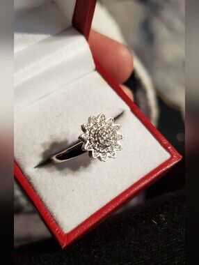 Daisy Flower Simulated Diamond Platinum Plated Sterling Silver Spinner ring